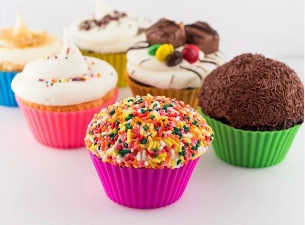 Kit com 12 Mini Formas de Silicone para Cupcakes